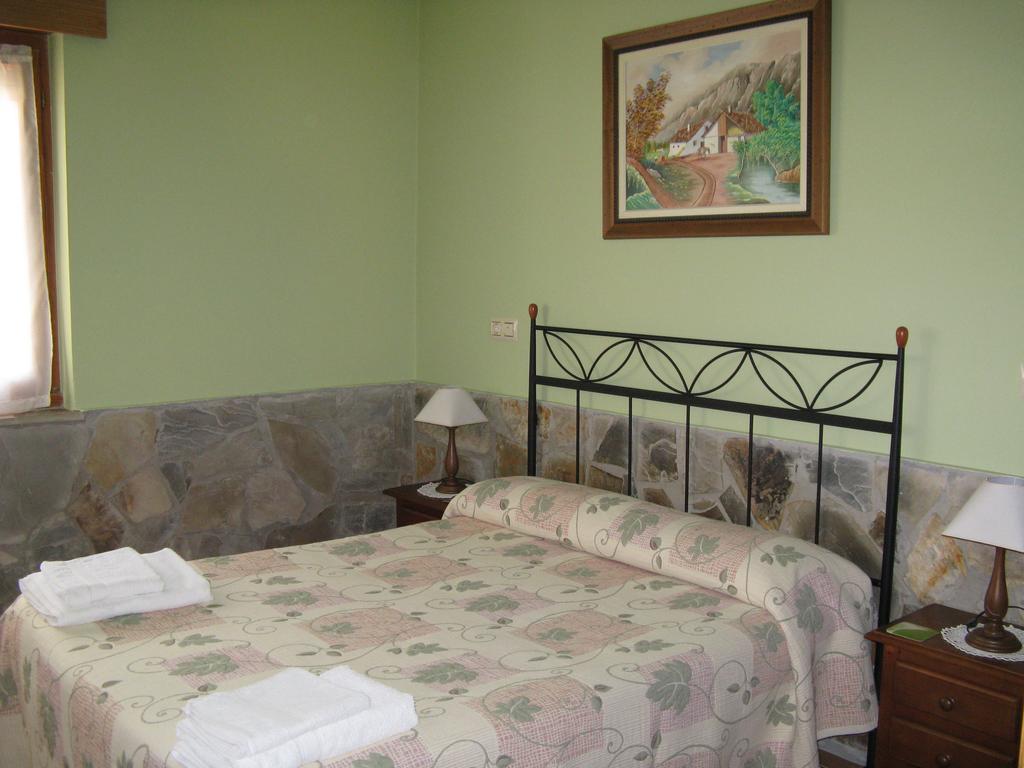 Apartamentos Rurales Casa El Caminero Meras Phòng bức ảnh